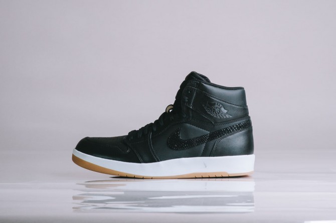 air-jordan-1_5-the-return-black-gum-768861-008